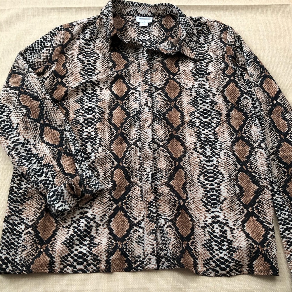 Noisy May Collared Loose Button Down Snakeskin Long Sleeve Blouse